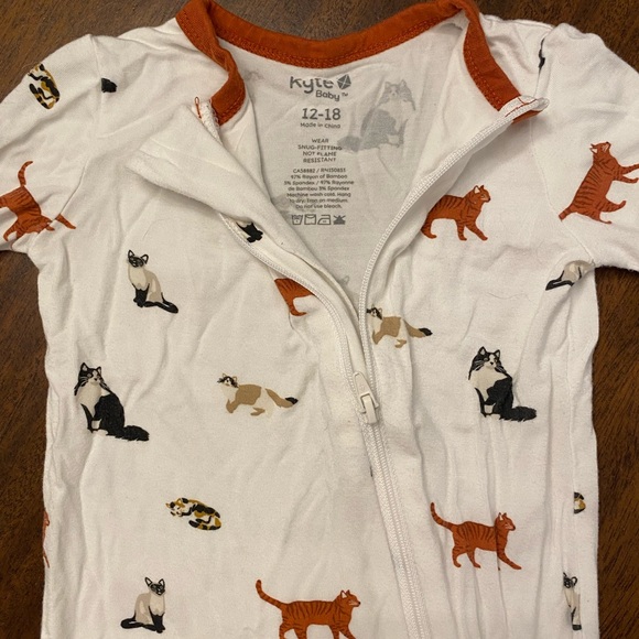 Kyte BABY Other - Kyte Zip Romper 12-18m Cat Print